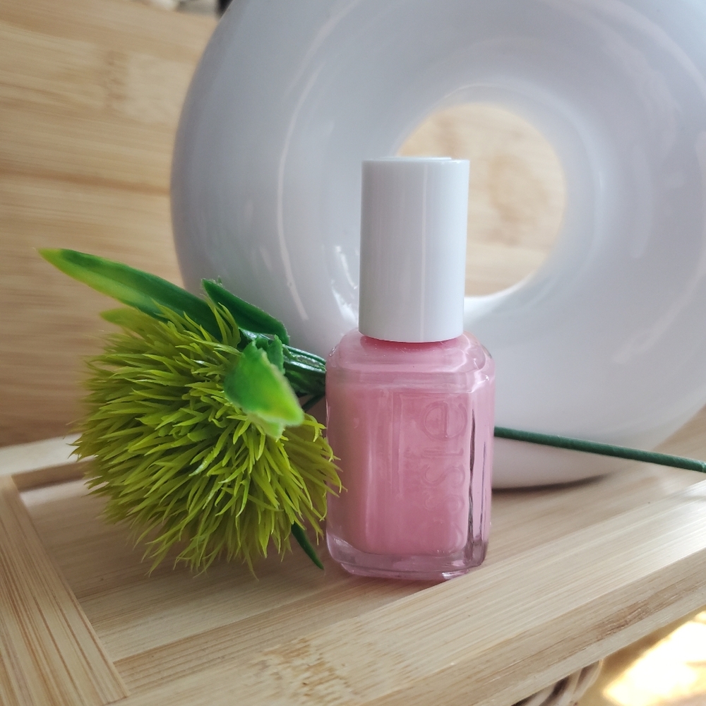 ESSIE "Chastity" #599 Light Pink Nailpolish- New